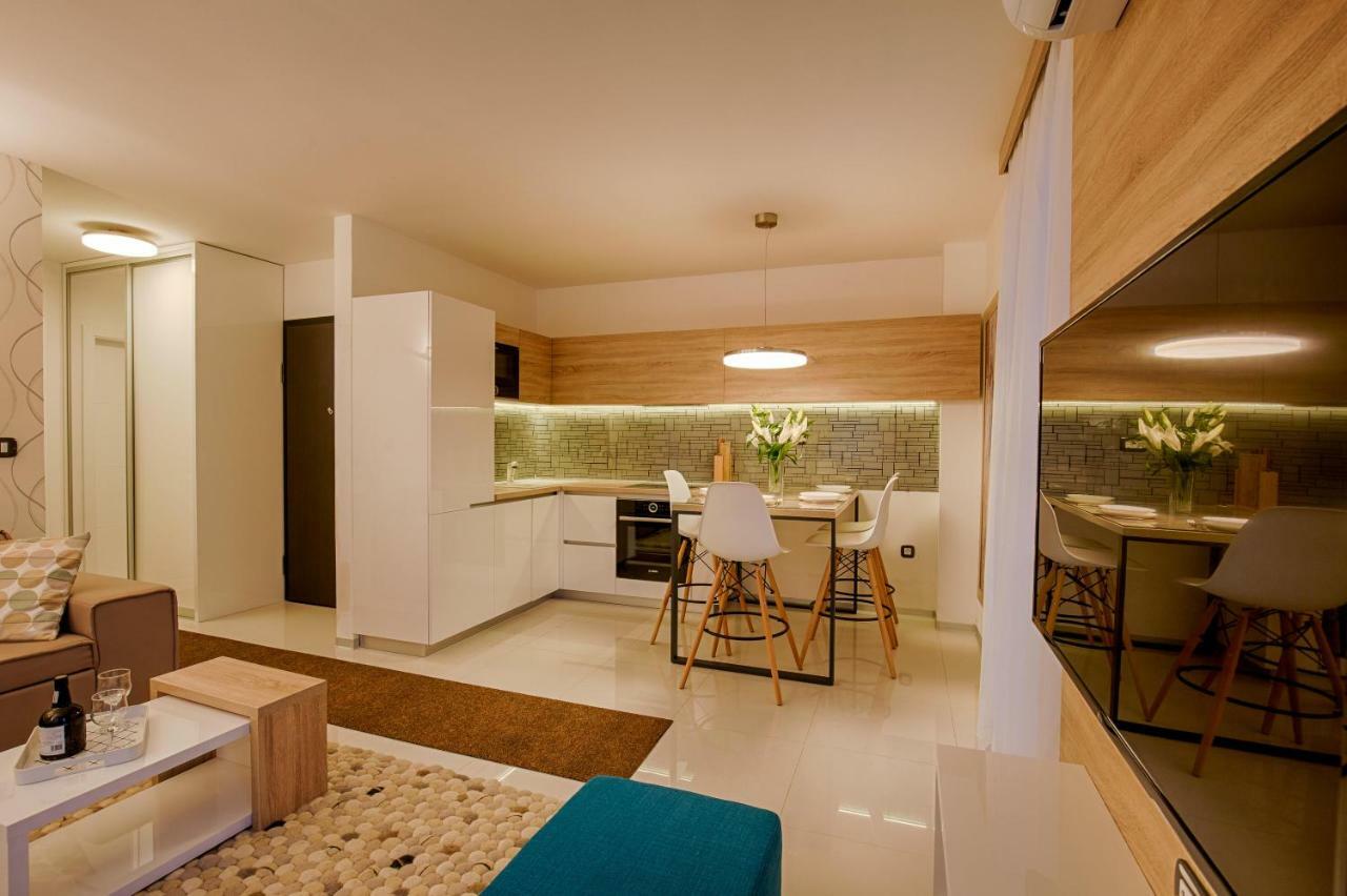 Deluxe New Apartments - Few Steps From The Beach - Luxury Holiday With Style - By Traveler Tourist Agency Krk Krk Town Luaran gambar