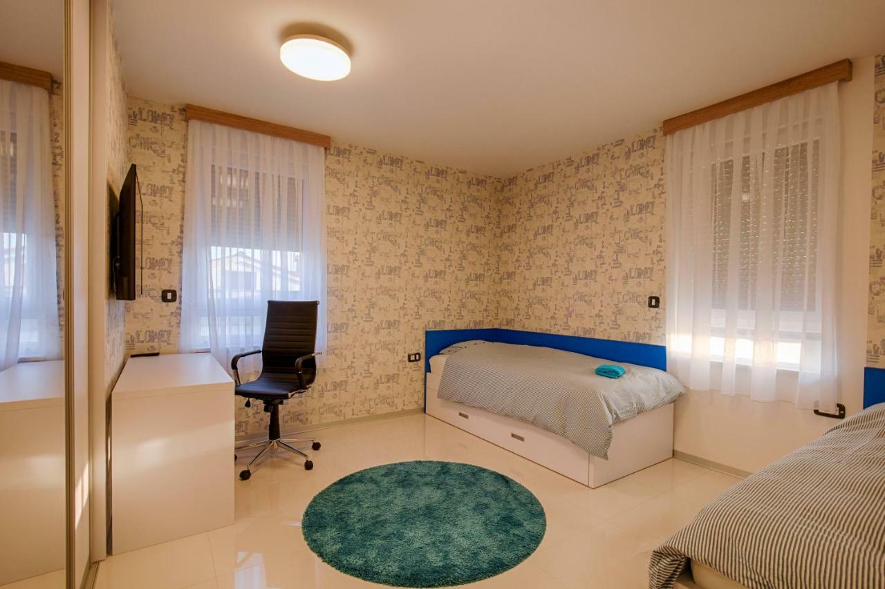 Deluxe New Apartments - Few Steps From The Beach - Luxury Holiday With Style - By Traveler Tourist Agency Krk Krk Town Luaran gambar