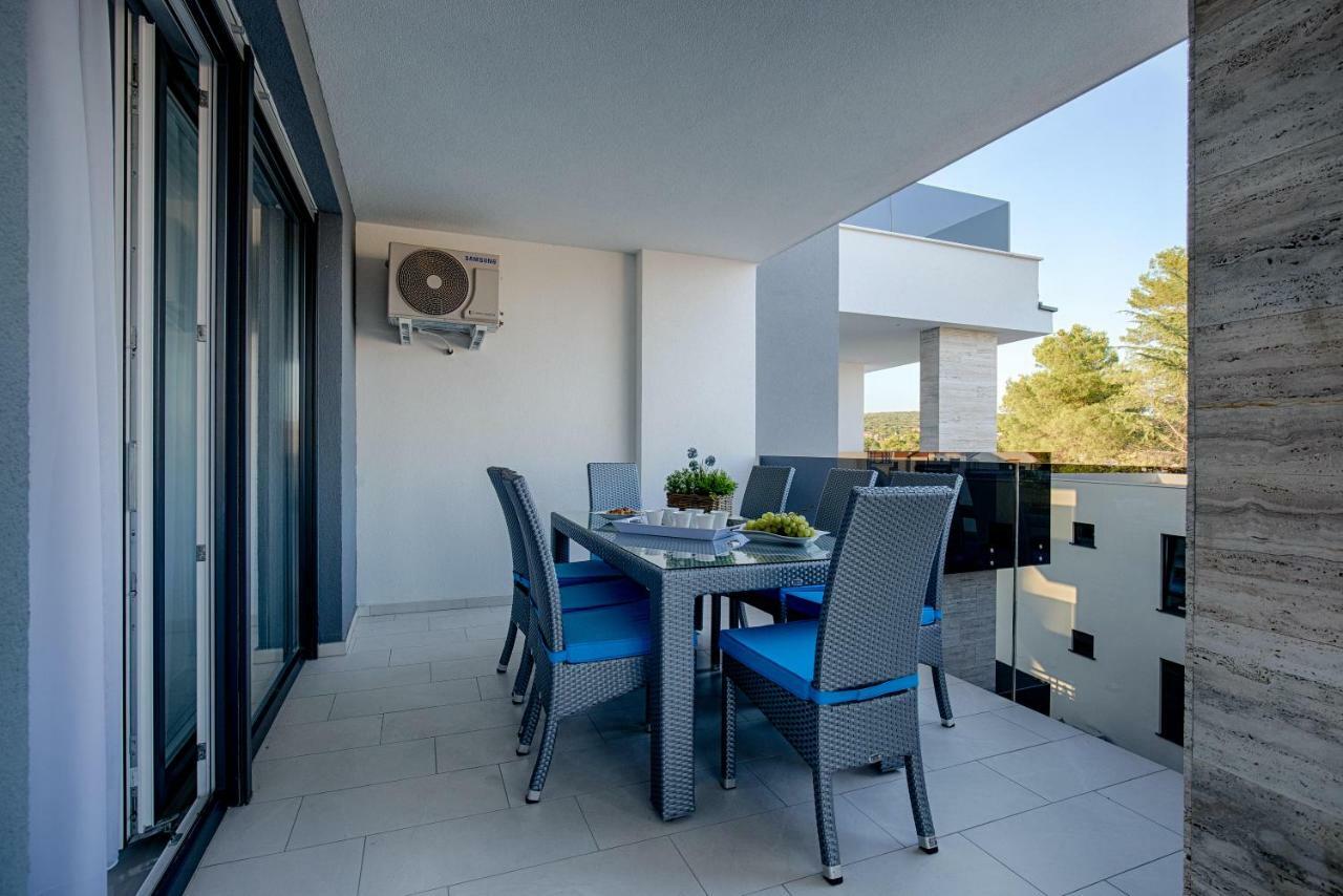 Deluxe New Apartments - Few Steps From The Beach - Luxury Holiday With Style - By Traveler Tourist Agency Krk Krk Town Luaran gambar