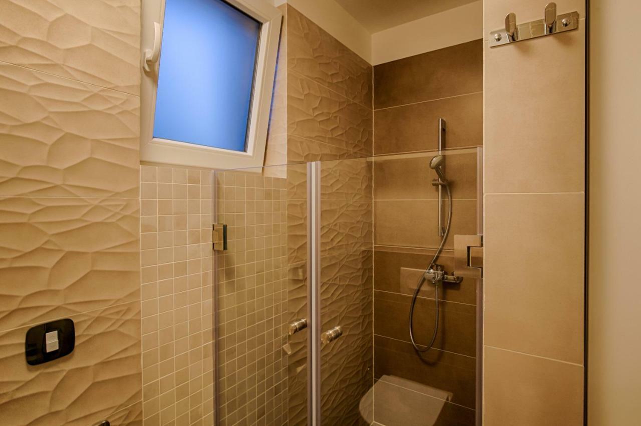 Deluxe New Apartments - Few Steps From The Beach - Luxury Holiday With Style - By Traveler Tourist Agency Krk Krk Town Luaran gambar