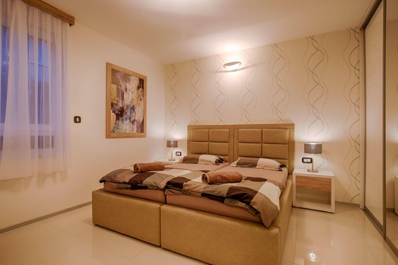 Deluxe New Apartments - Few Steps From The Beach - Luxury Holiday With Style - By Traveler Tourist Agency Krk Krk Town Luaran gambar